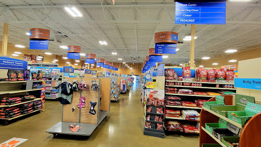 Pet Supply Store «PetSmart», reviews and photos, 2525 W Wheatland Rd, Dallas, TX 75237, USA