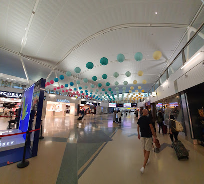 TUMI Store - John F. Kennedy International Airport, Terminal 1