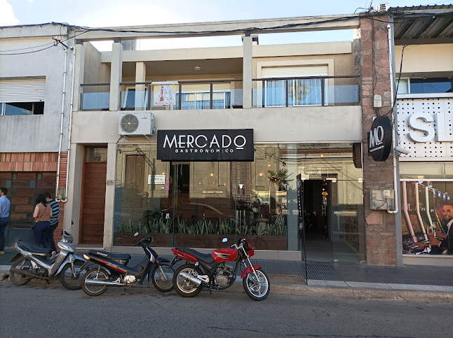 Opiniones de Mercado Gastronómico Melo en Melo - Restaurante