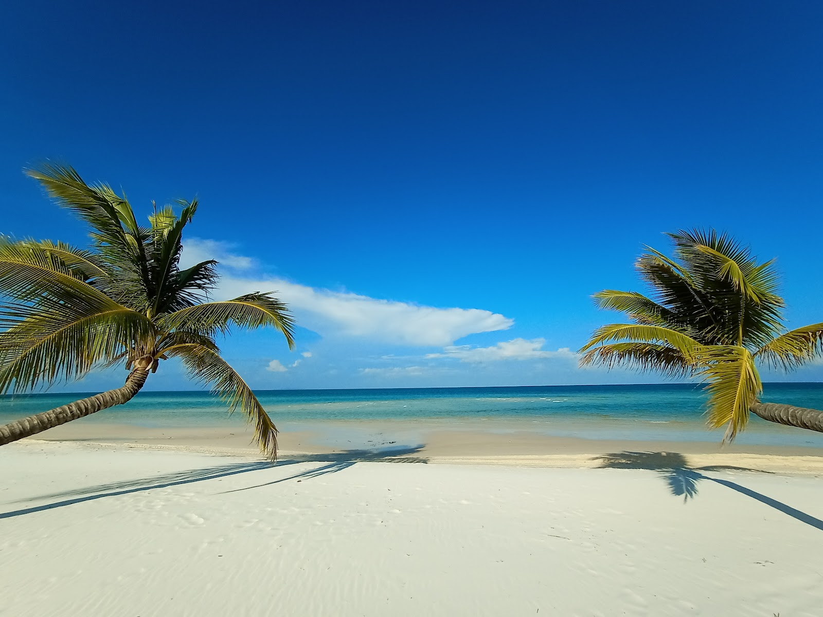 Foto de Pagoda Beach e o assentamento