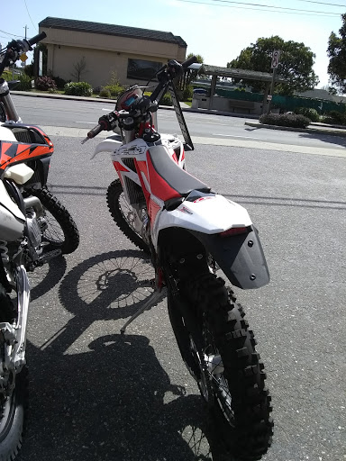 Motorcycle Dealer «Moore And Sons Motorcyles», reviews and photos, 21431 E Cliff Dr, Santa Cruz, CA 95062, USA