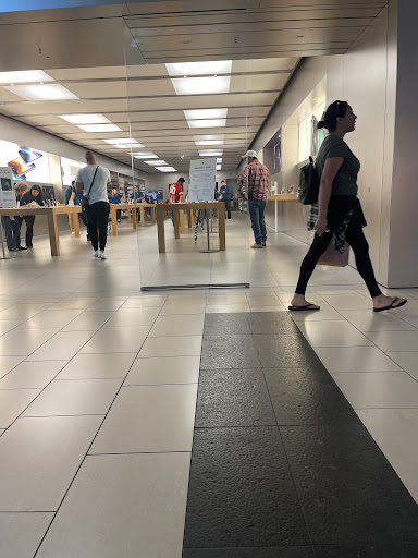 Computer Store «Apple Fashion Fair», reviews and photos, 645 E Shaw Ave, Fresno, CA 93710, USA