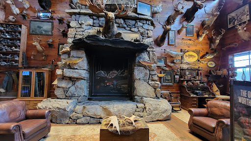 Sporting Goods Store «Bass Pro Shops», reviews and photos, 11550 Lakeridge Pkwy, Ashland, VA 23005, USA