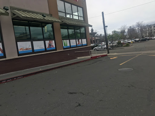 Thrift Store «Out of the Closet Oakland», reviews and photos, 238 E 18th St, Oakland, CA 94606, USA