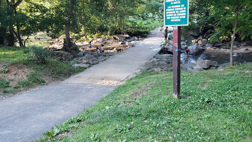 Golf Course «Bluemont Park Disc Golf Course», reviews and photos, 399 N Manchester St, Arlington, VA 22203, USA