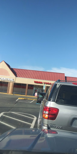 Shopping Mall «Freedom Village Shopping Center», reviews and photos, 1039 Alleghany St, Charlotte, NC 28208, USA