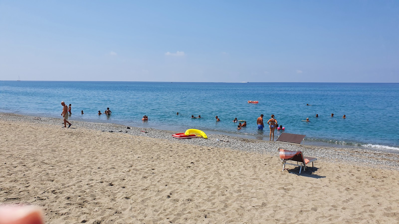 Foto van Sparvasile Beach met grijs zand oppervlakte