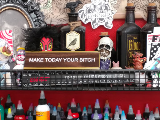 Tattoo Shop «Eye For An Eye Tattoo Parlor», reviews and photos, 1405 N Frazier St, Conroe, TX 77301, USA