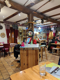 Atmosphère du Restaurant français Le Refuge à Bourg-Saint-Maurice - n°13