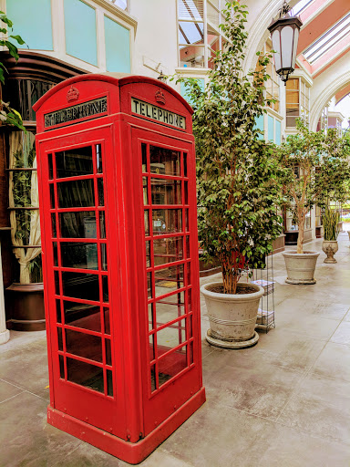 Shopping Mall «Shops On Lake Avenue», reviews and photos, 345 S Lake Ave, Pasadena, CA 91101, USA