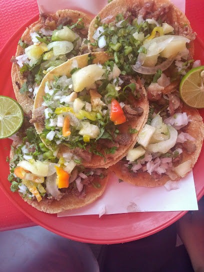 Las Cazuelas de Maru. Birria y Cabeza de Res