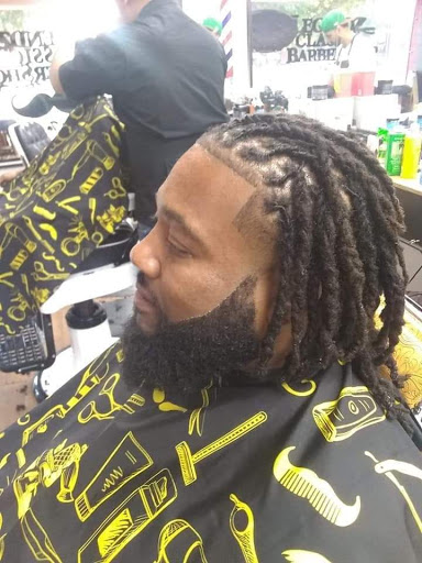 Barber Shop «LEGENDZ CLASSIC BARBER SHOP», reviews and photos, 207 N Center St, Arlington, TX 76011, USA