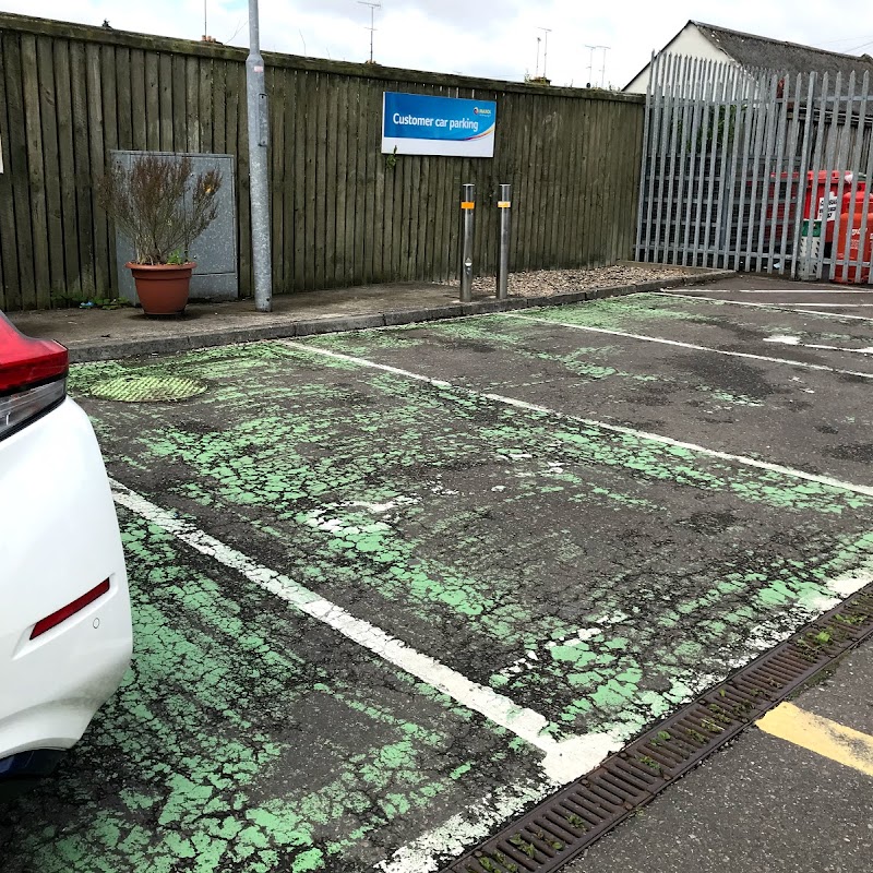 ecars Fast Charge Point