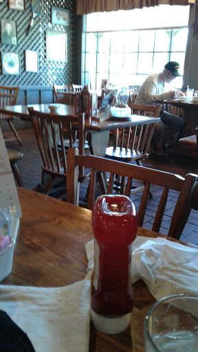 American Restaurant «Cracker Barrel Old Country Store», reviews and photos, 10250 Plaza Americana Dr, Baton Rouge, LA 70816, USA