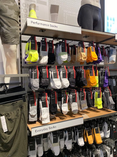 Sportswear Store «lululemon», reviews and photos, 750 Spectrum Center Dr, Irvine, CA 92618, USA