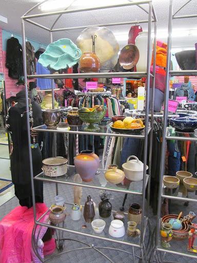 Thrift Store «Upscale Thrift», reviews and photos, 2590 21st St, Sacramento, CA 95818, USA