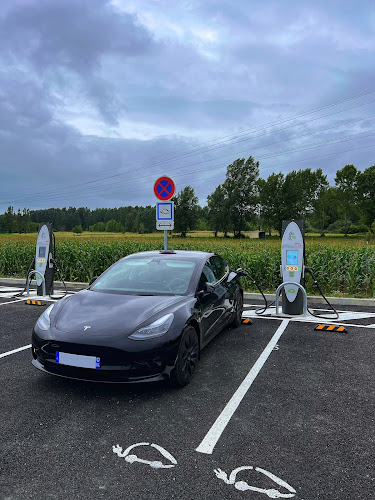 Borne de recharge de véhicules électriques IECharge Charging Station Os-Marsillon