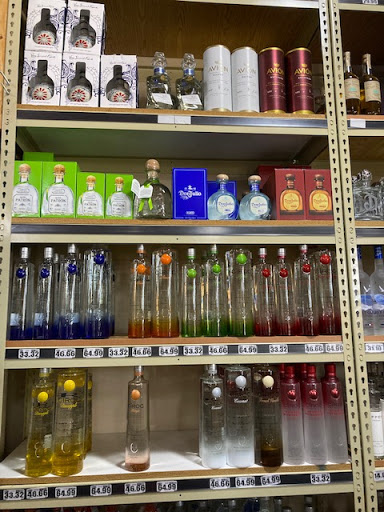 Liquor Store «Franklin Liquor & Deli», reviews and photos, 28500 Franklin Rd, Southfield, MI 48034, USA