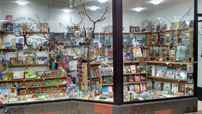 Opiniones de Libreria "El Arbol Magico" Galeria Don Ambrosio Local 8 en Chillán - Centro comercial