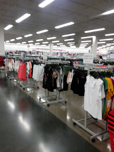 Clothing Store «Burlington Coat Factory», reviews and photos, 1965 N Pebble Creek Pkwy, Goodyear, AZ 85395, USA