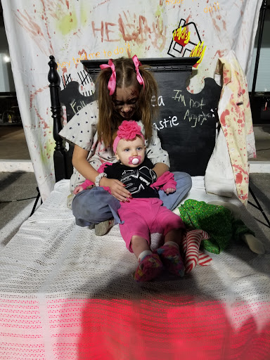 Haunted House «Moxley Manor Haunted House», reviews and photos, 510 Harwood Rd, Bedford, TX 76021, USA