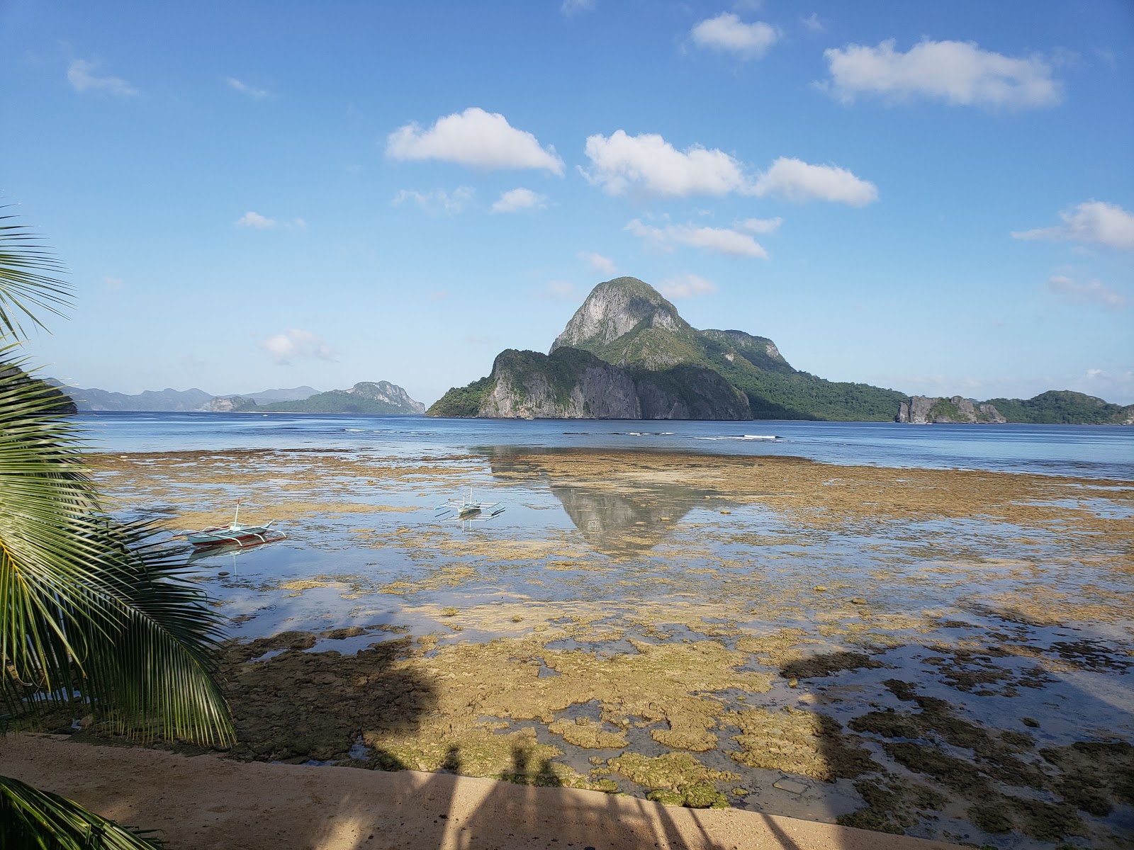 Photo de Caalan Beach et le règlement