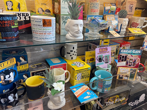 Jewelry Store «Knock Knock Boutique», reviews and photos, 110 W Chocolate Ave, Hershey, PA 17033, USA