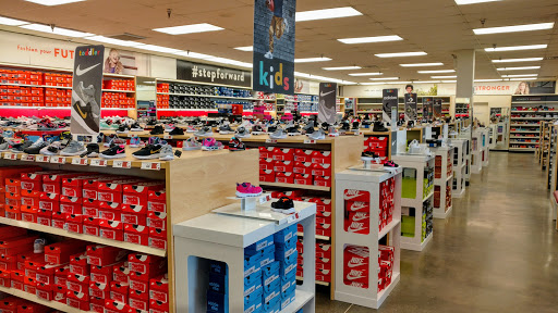 Shoe Store «Famous Footwear Outlet», reviews and photos, 5580 International Dr, Orlando, FL 32819, USA