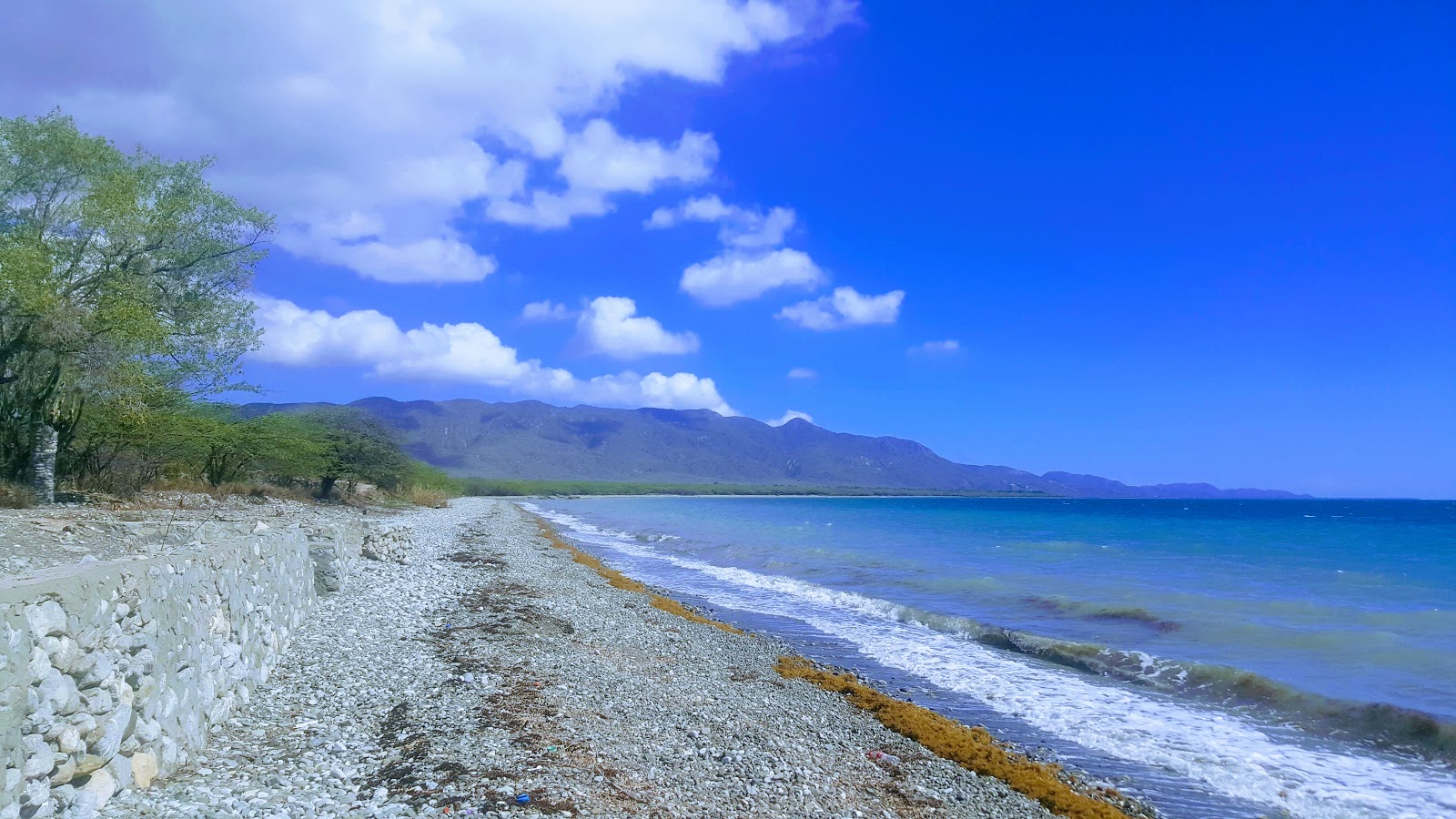 Photo de Viyeya beach avec l'eau turquoise de surface
