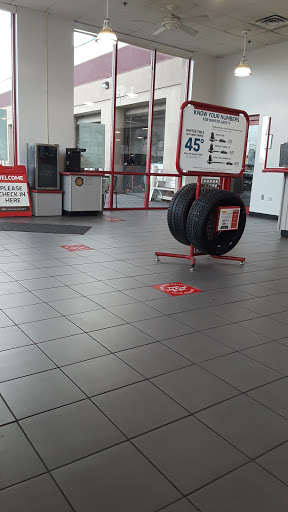 Tire Shop «Discount Tire Store - Oak Lawn, IL», reviews and photos, 6635 95th St, Oak Lawn, IL 60453, USA