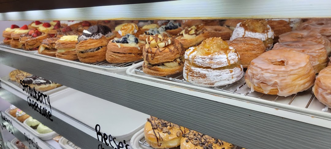 SKS Donut & Croissant