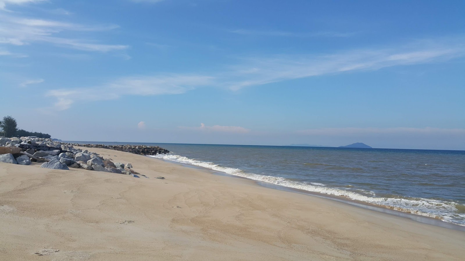 Foto af Mengabang Telipot Beach faciliteter område