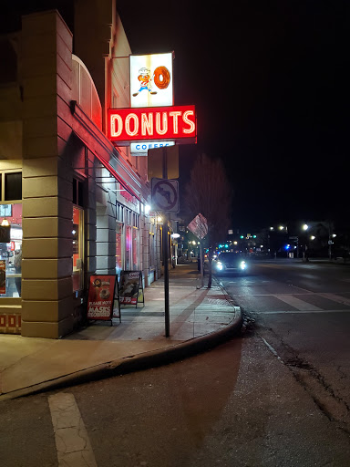 Donut Shop «Buckeye Donuts», reviews and photos, 1998 N High St, Columbus, OH 43201, USA