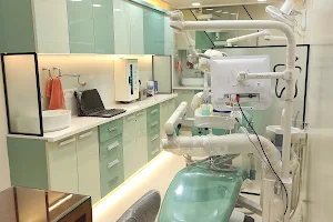 Pahwa Dental Clinic image