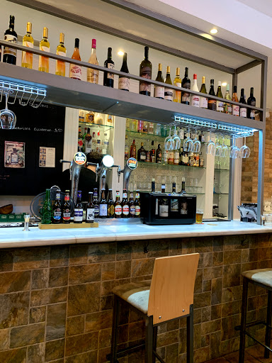 Zeta Taberna - Bar De Tapas Y Cafetería