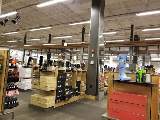 Shoe Store «DSW Designer Shoe Warehouse», reviews and photos, 2515 W 75th St, Naperville, IL 60540, USA