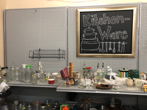 Thrift Store «Snowline Hospice Thrift Store Folsom», reviews and photos, 616 E Bidwell St, Folsom, CA 95630, USA