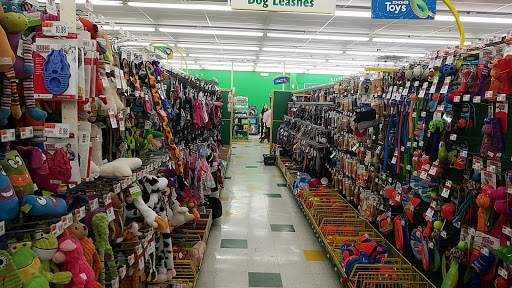 Pet Supply Store «Pet Supplies Plus», reviews and photos, 3100 Manchester Rd, Akron, OH 44319, USA