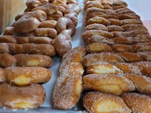 Dessert Shop «Honey Creme Donut Shop», reviews and photos, 514 Vincennes St, New Albany, IN 47150, USA