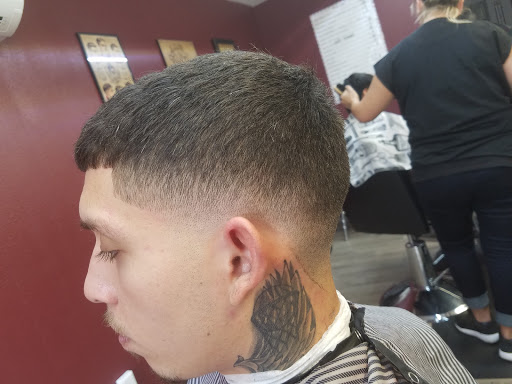 Barber Shop «Straight Blades Barbershop», reviews and photos, 2121 Pleasanton Rd, San Antonio, TX 78221, USA