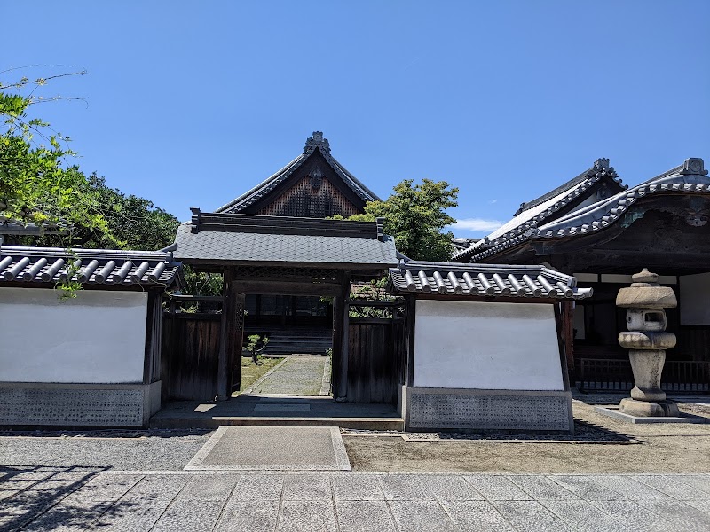 亀山本徳寺