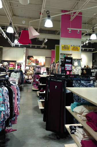 Clothing Store «rue21 - Closing in June», reviews and photos, 829 N 10th St d, Renton, WA 98057, USA