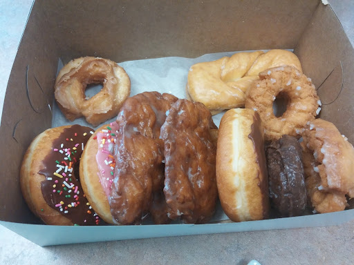 Donut Shop «White House Donut Shop», reviews and photos, 212 E Main St, Westfield, IN 46074, USA