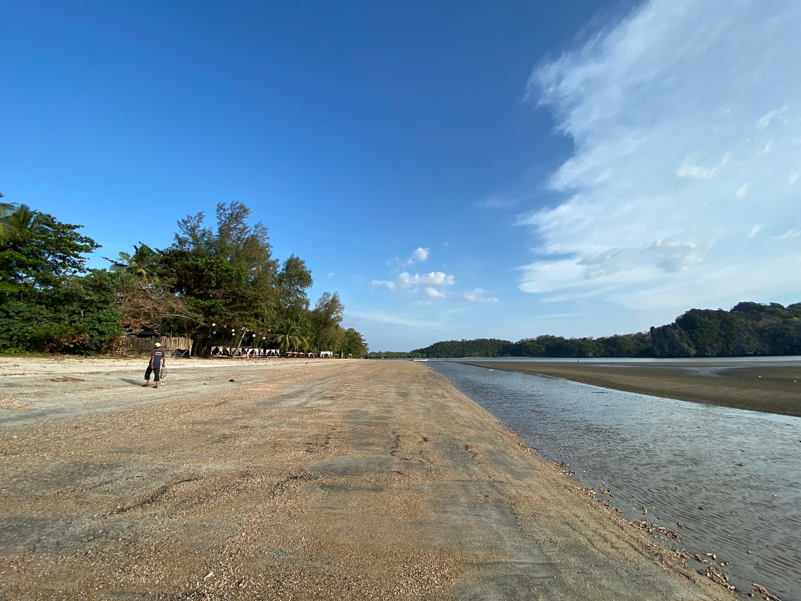 Photo de Pak Nam Beach zone des équipements