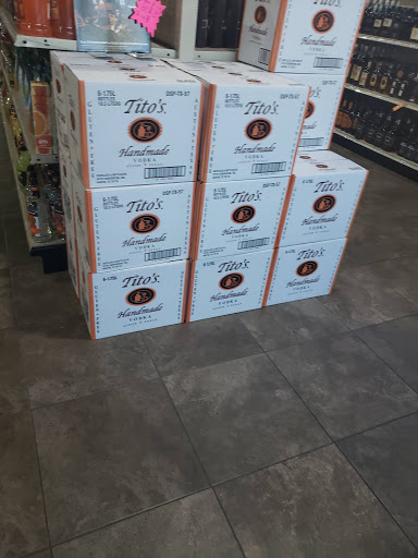 State Liquor Store «Springboro Wine & State Liquor», reviews and photos, 281 W Central Ave, Springboro, OH 45066, USA