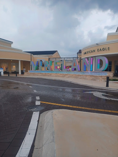 Clothing Store «AEO Factory Store», reviews and photos, 8200 Vineland Ave Suite 101, Orlando, FL 32821, USA