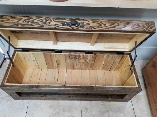 Gift Shop «GEORGIA THREADS Apparel and Gifts», reviews and photos, 98 E Main St NE, Buford, GA 30518, USA