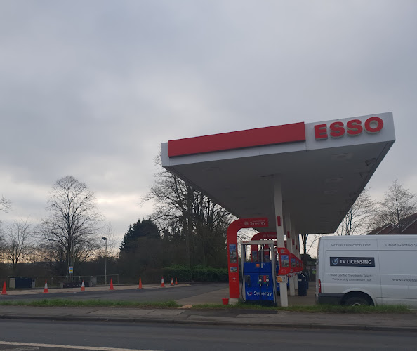 Reviews of ESSO EG CHISELDON CAMP in Swindon - Gas station