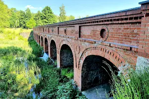 Astravas manor bridge image