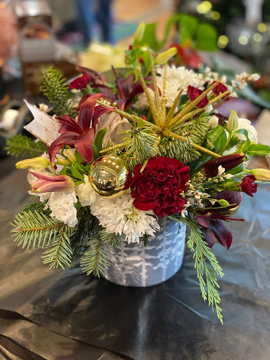 Florist «Petals & Vines», reviews and photos, 410 Main St E, Monmouth, OR 97361, USA